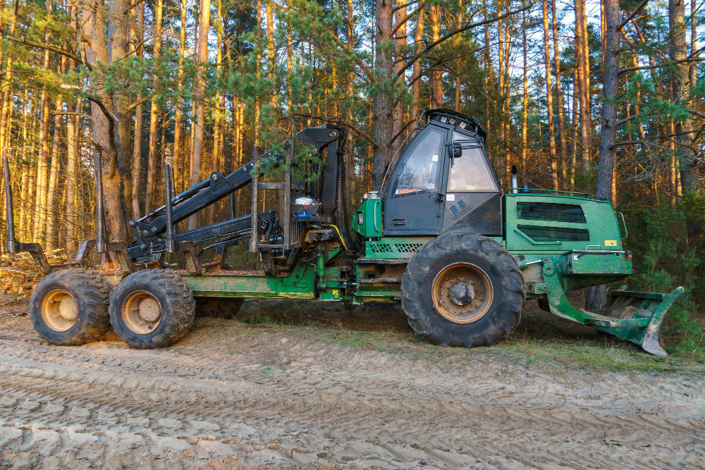Leasing maszyn leśnych – jak sfinansować harwestery i forwardery?